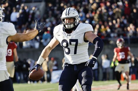 Yale wins The Game, Ivy League title, beats Harvard 19.
